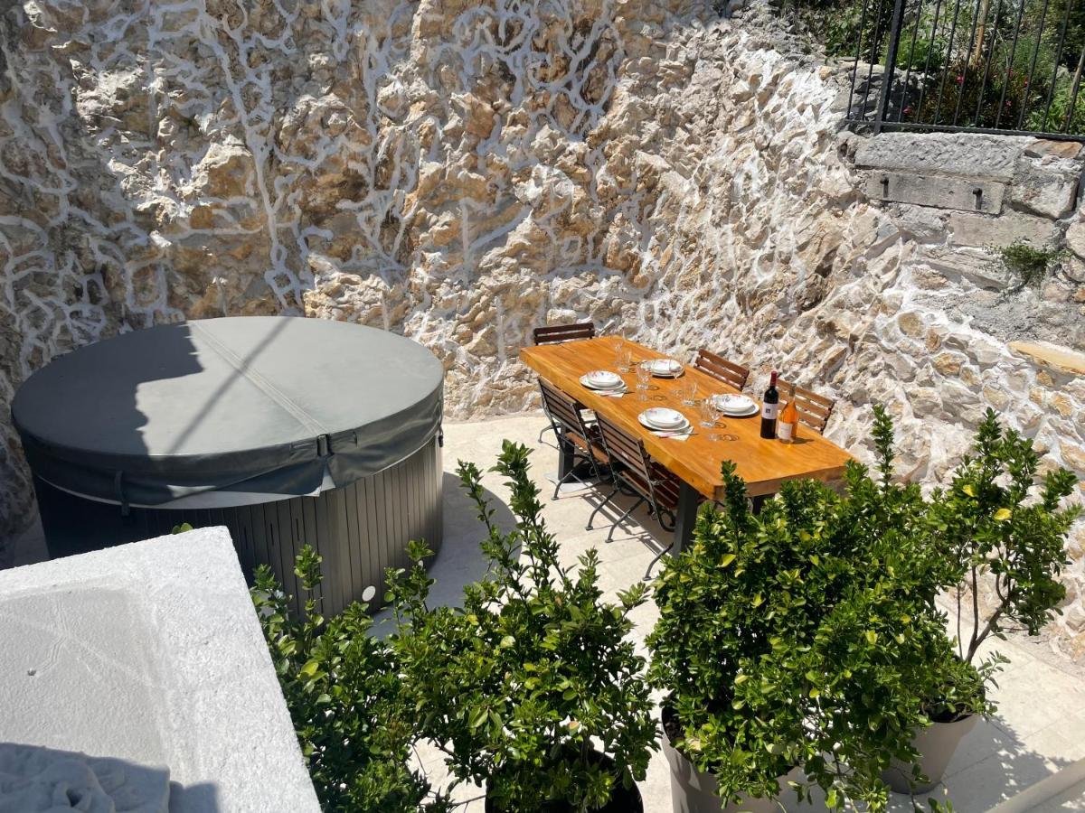 Krka Waterfalls Skradin Exterior photo